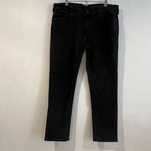 TRUE RELIGION • JEANS
Men • Size 38”• style relaxed color black